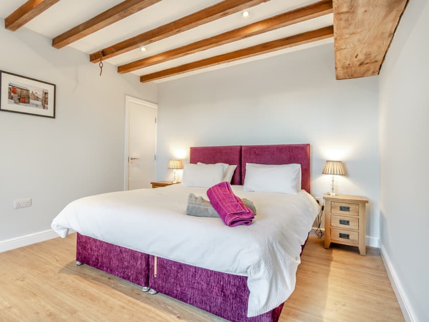Double bedroom | The Granary - Wolds Way Holiday Cottages, Low Hunsley