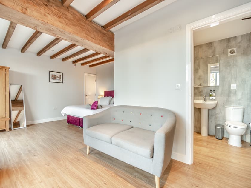 Double bedroom | The Granary - Wolds Way Holiday Cottages, Low Hunsley