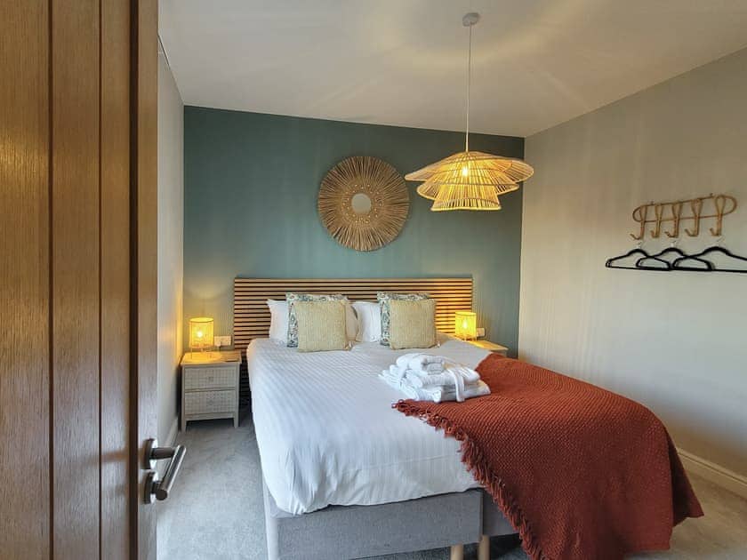 Double bedroom | Mallard Cottage - Ashlin Farm Barns, Dunholme, near Lincoln