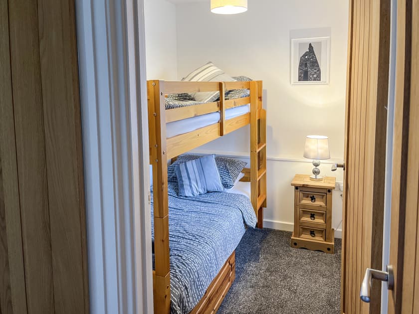 Bunk bedroom | Four Burrows Bungalow, Blackwater, near St Agnes