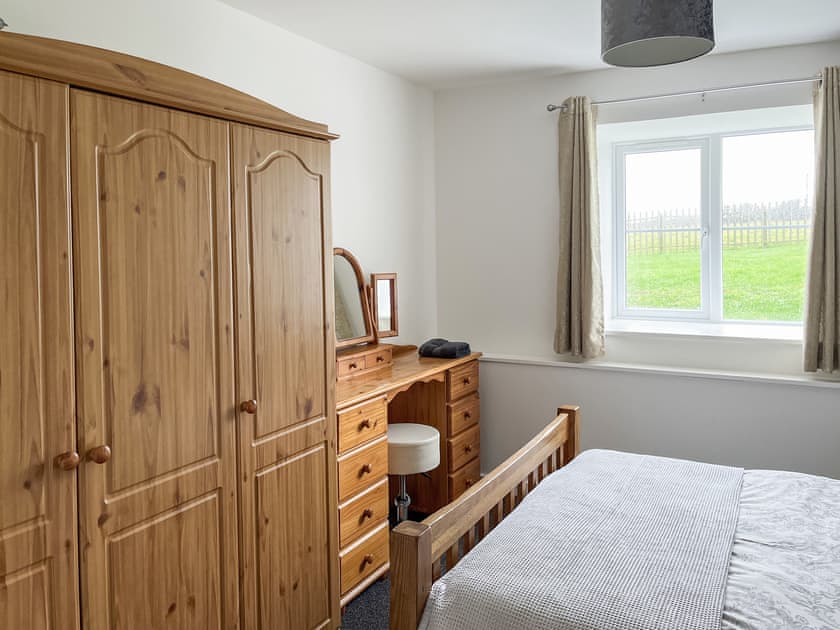 Double bedroom | Four Burrows Bungalow, Blackwater, near St Agnes