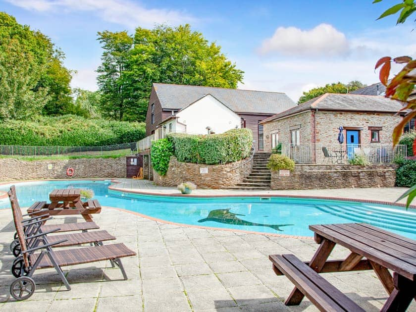 Swimming pool | Barley Cottage, Modbury