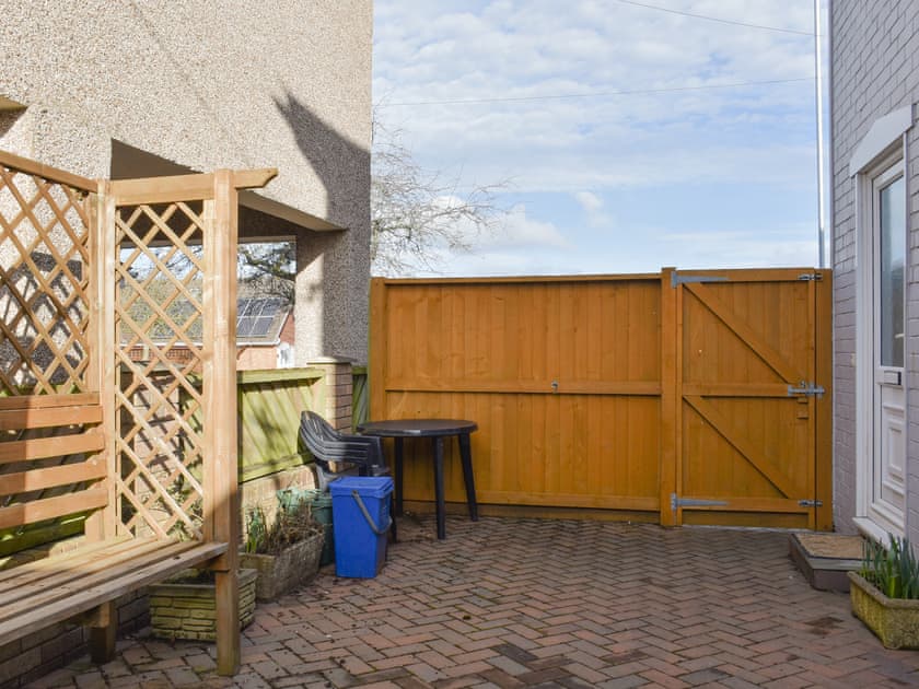 Cosy Apartment (ref UK42814) in Caldicot