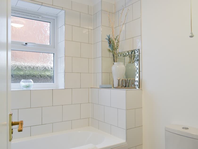 Bathroom | Apartment 1 - Sashes Apartments, Poole