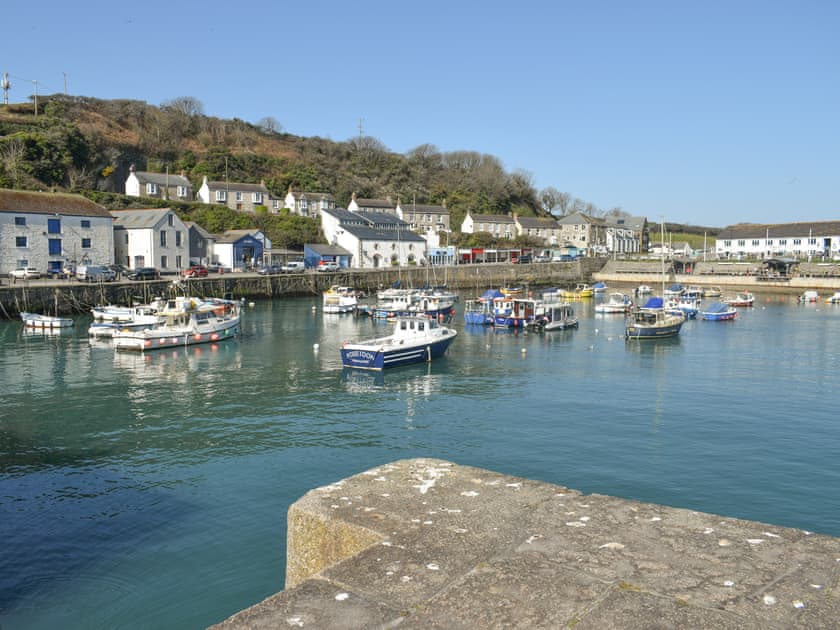 Surrounding area | Seascape, Porthleven