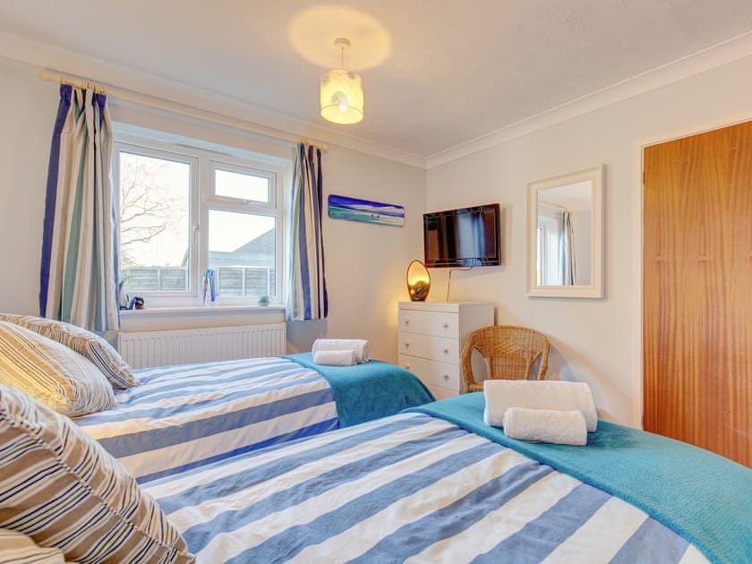 Twin bedroom | Arrows, Holt