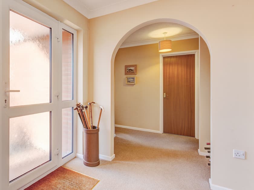 Hallway | Arrows, Holt