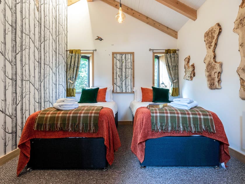 Twin bedroom | Meadow Hide - The Osiers, Chichester