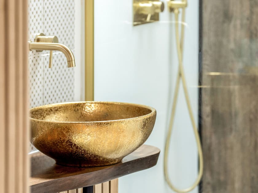 Shower room | Meadow Hide - The Osiers, Chichester