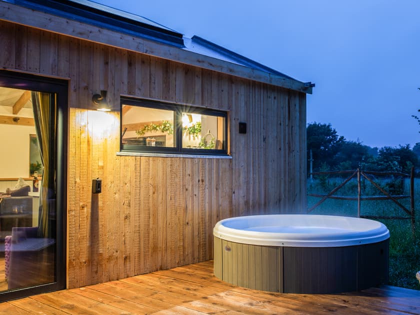 Hot tub | Meadow Hide - The Osiers, Chichester