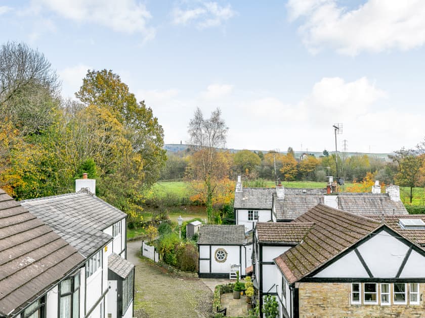Coach House Apartment in Westerhill, near AshtonunderLyne