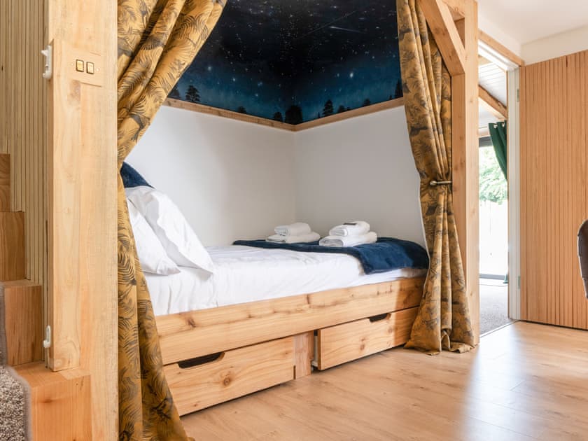 Sleeping area | Fern Lodge - The Osiers, Chichester