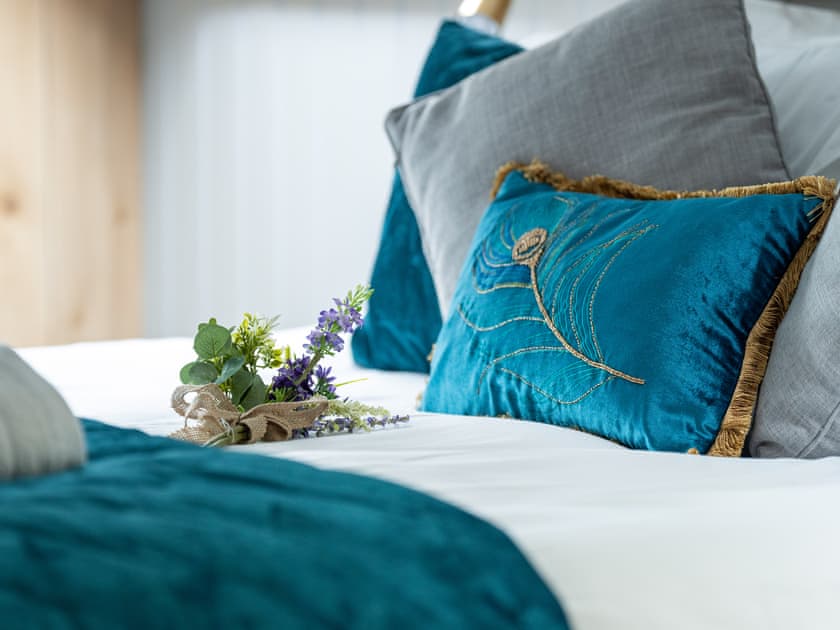 Double bedroom | Fern Lodge - The Osiers, Chichester