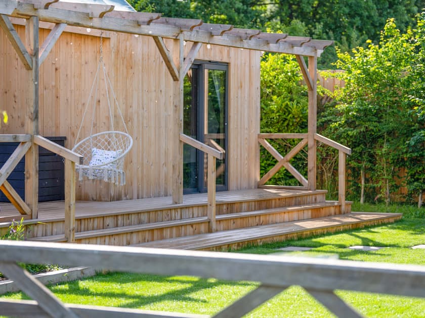 Outdoor area | Fern Lodge - The Osiers, Chichester
