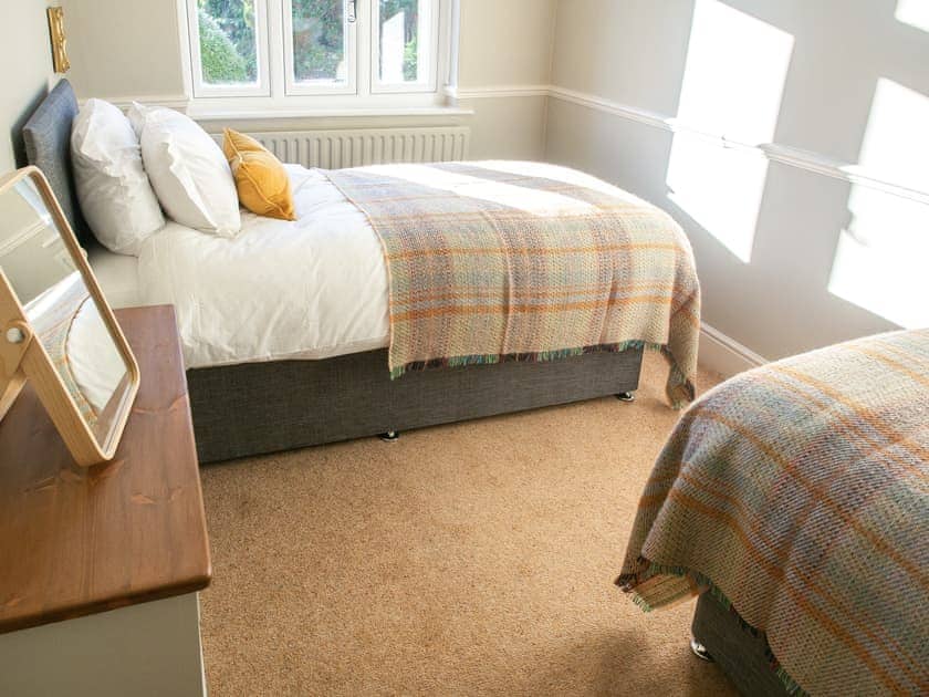 Twin bedroom | Chatsworth Apartment - The Beeches Apartments, Baslow, near Bakewell