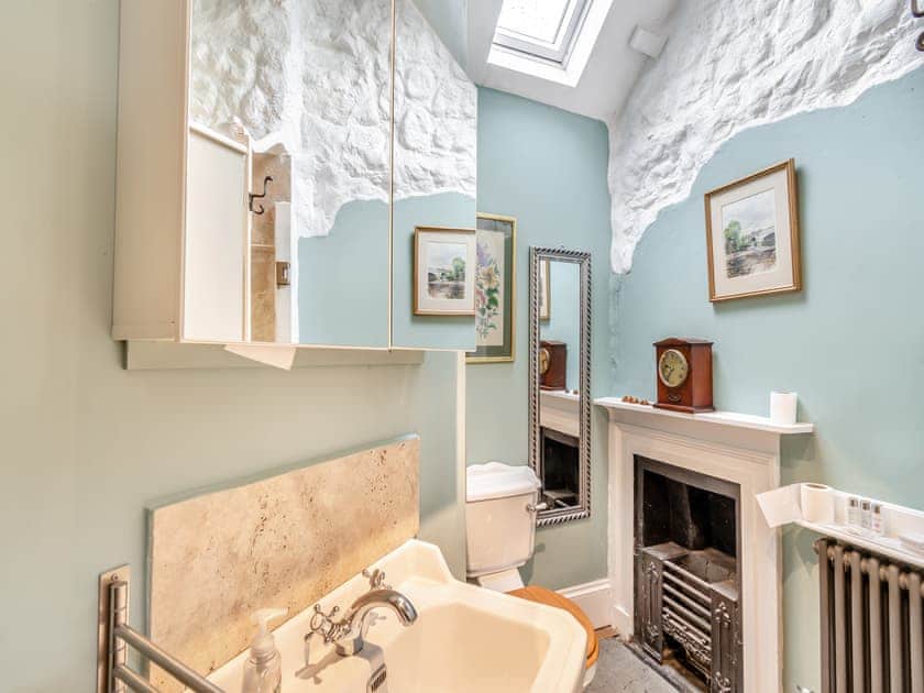 Shower room | Maclaren House, Thornton
