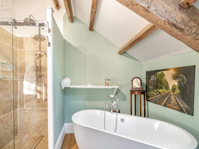 Bathroom | Maclaren House, Thornton