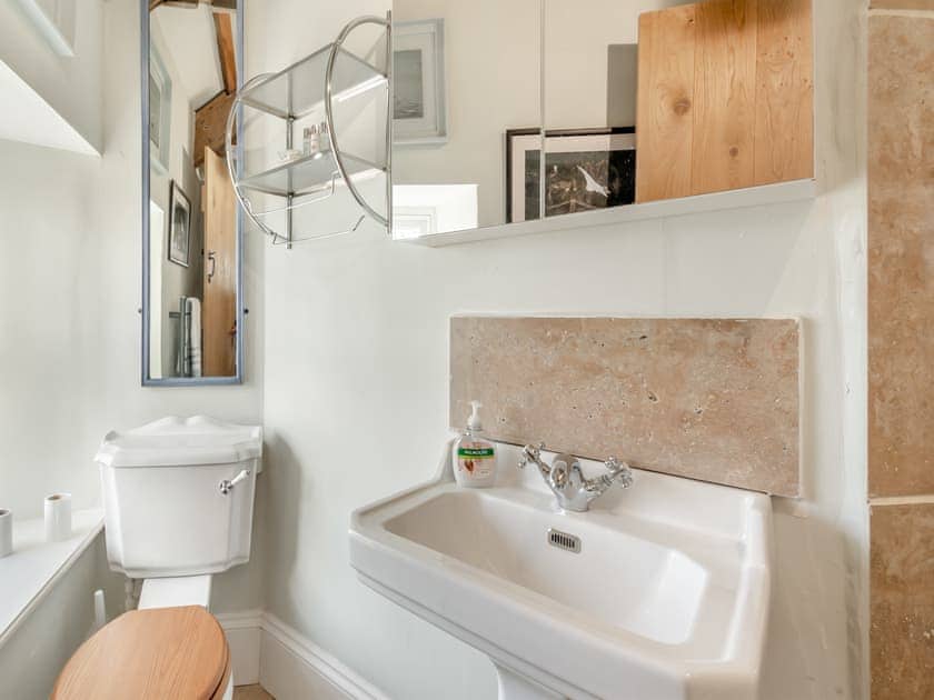 Bathroom | Maclaren House, Thornton
