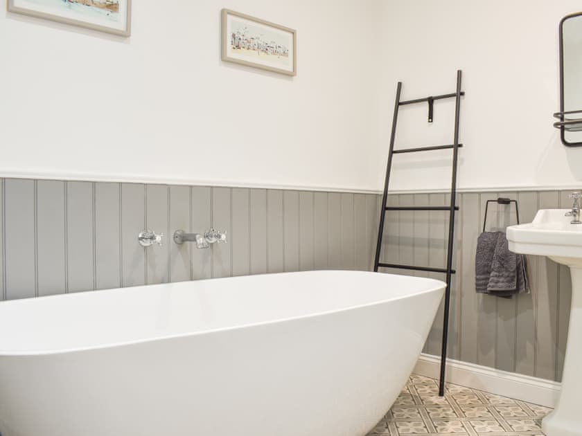 Bathroom | Fern House, Hinderwell