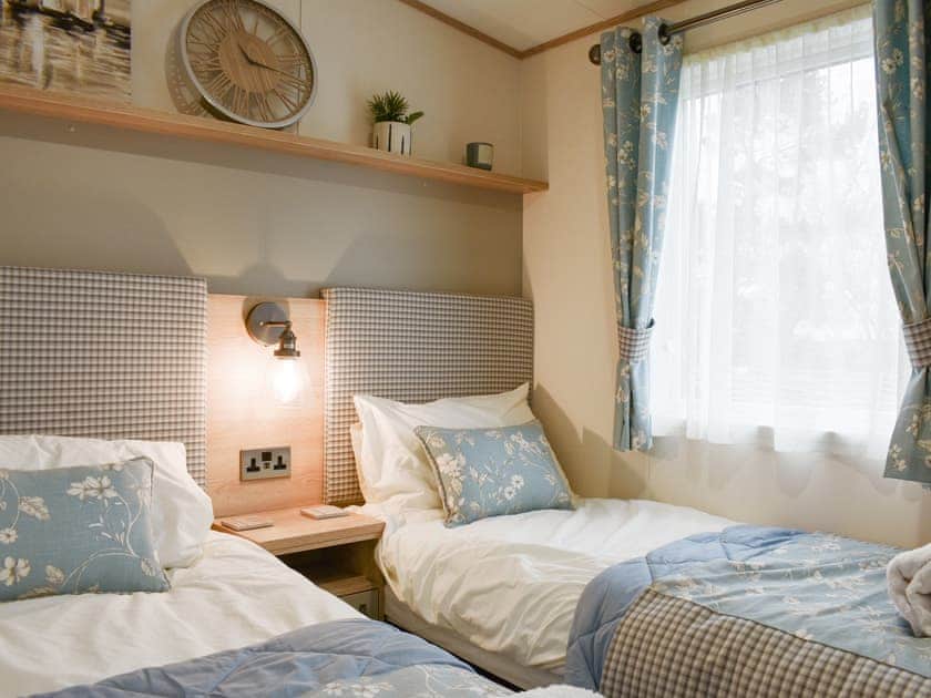 Twin bedroom | Pinecone Lodge, East Heslerton, near Malton