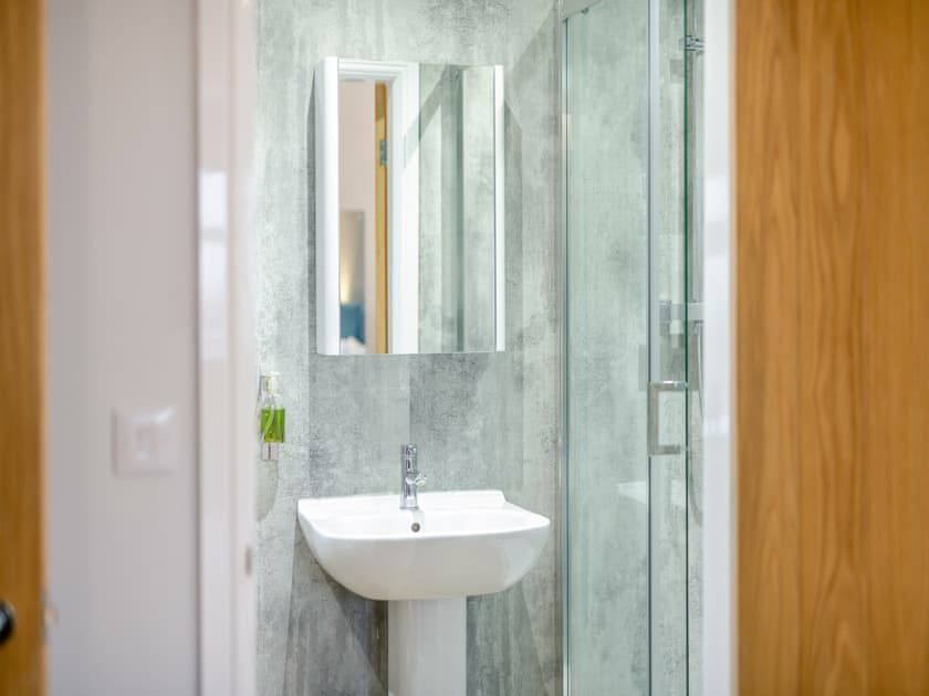Shower room | The Milking Parlour - Wolds Way Holiday Cottages, Low Hunsley