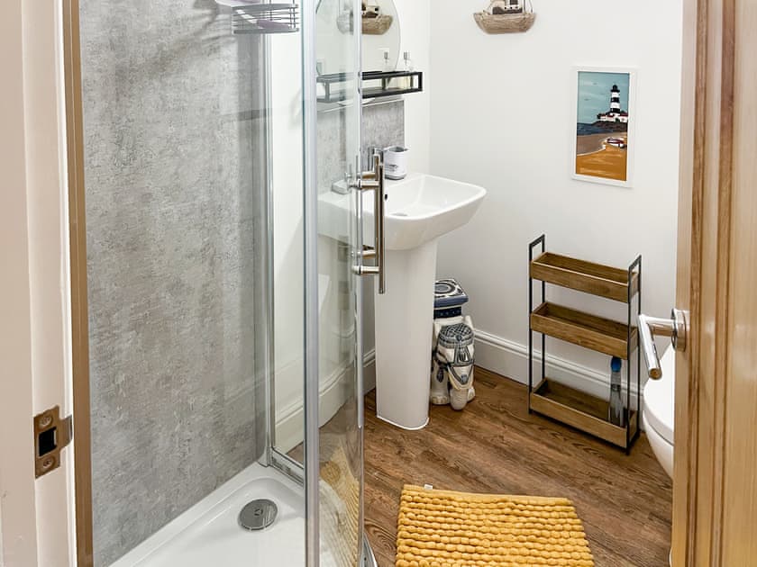 Shower room | Maggie’s Place, Holsworthy