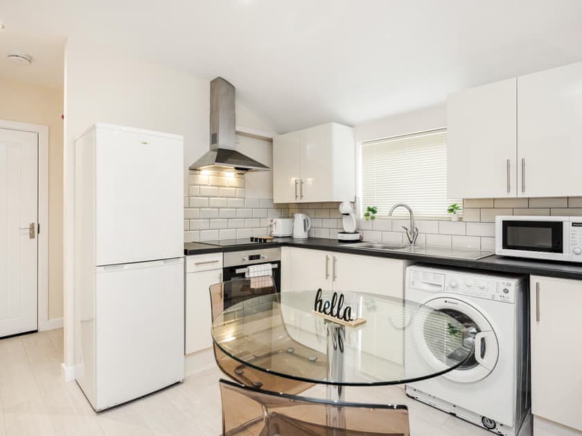 Kitchen area | Apartment D Bedford - Homely Spaces, Bedford