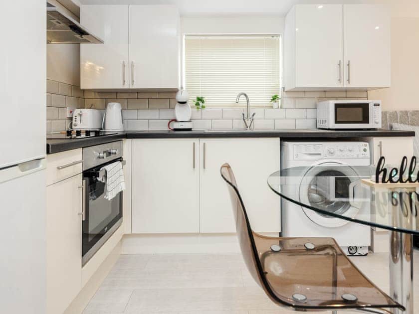 Kitchen area | Apartment D Bedford - Homely Spaces, Bedford