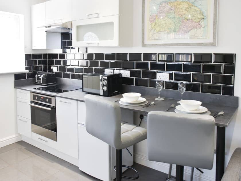 Dining Area | The Wheatsheaf - Coastal Apartments, Winterton-on-Sea
