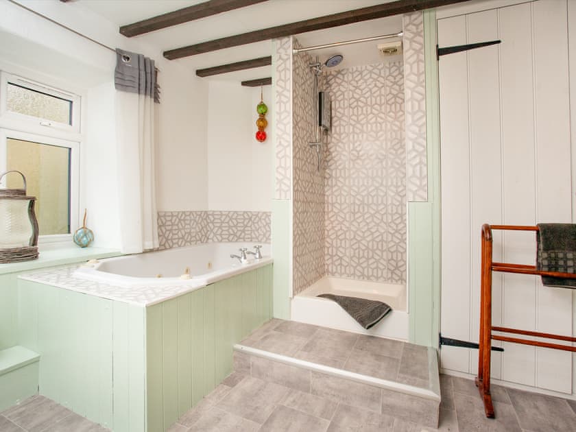 Bathroom | Weycroft Cottage, Weycroft, near Axminster