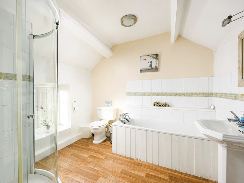 Bathroom | Linden Lodge, Wick