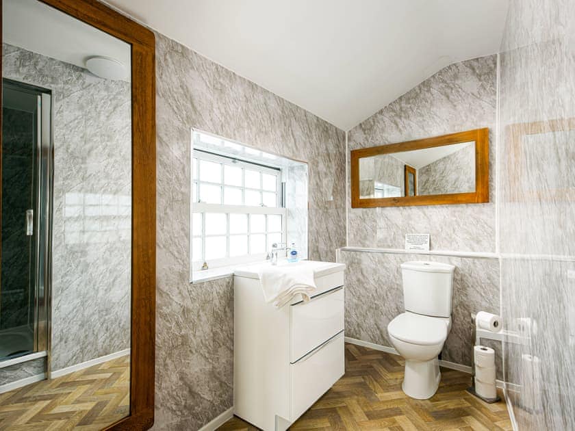 Annex bathroom | Linden Lodge, Wick