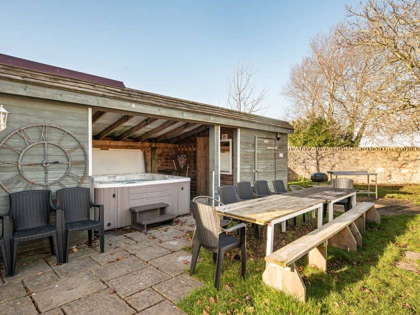 Outdoor area | Linden Lodge, Wick