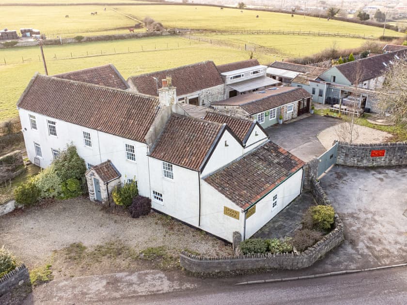 Setting | Linden Lodge, Wick