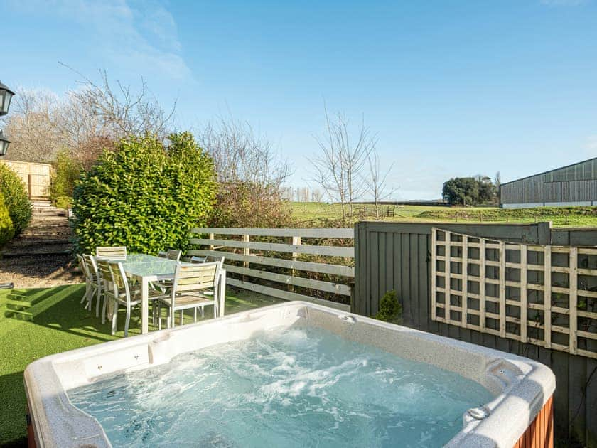 Hot tub | West Barn - Wick Properties, Wick