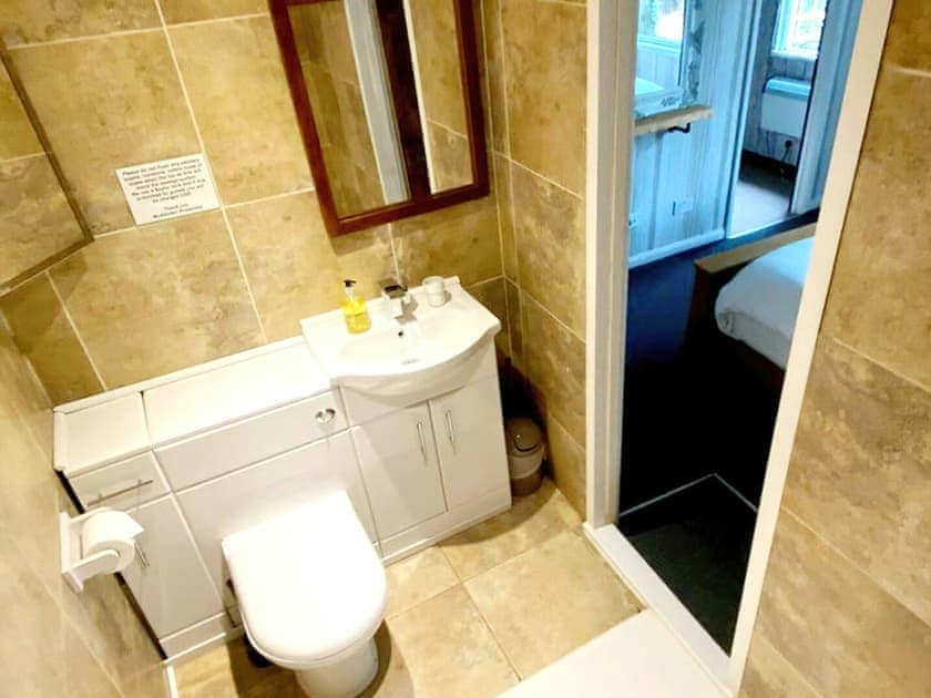 Annex shower room | West Barn - Wick Properties, Wick