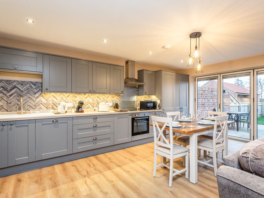 Kitchen/diner | Lapwing - Gibralter Barns, Skegness