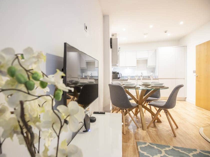 Living area | King Edward 1 - King Edward Apartments, Windsor