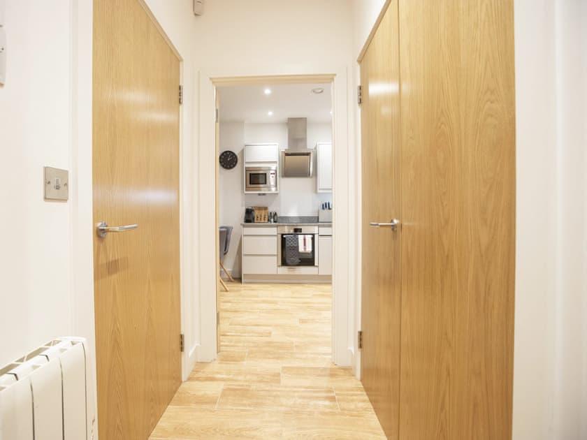 Hallway | King Edward 1 - King Edward Apartments, Windsor