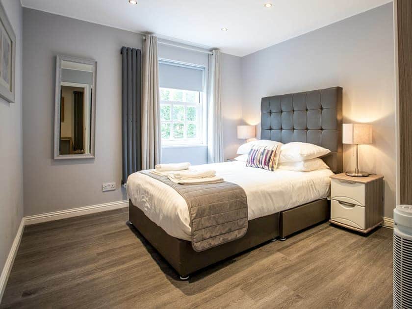 Double bedroom | The Larkin - Castle Mews, Oxford