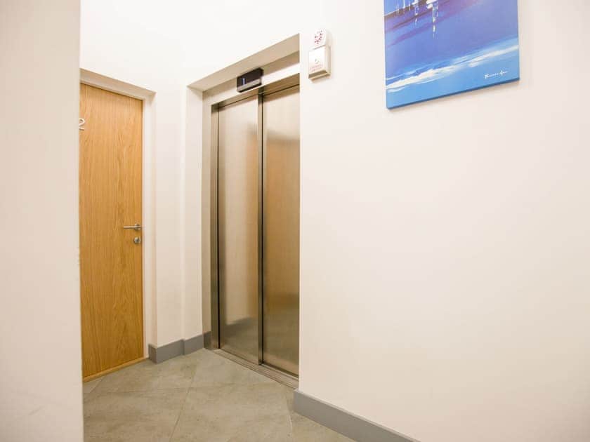 Guest Lift | King Edward 3 - King Edward Apartments, Windsor