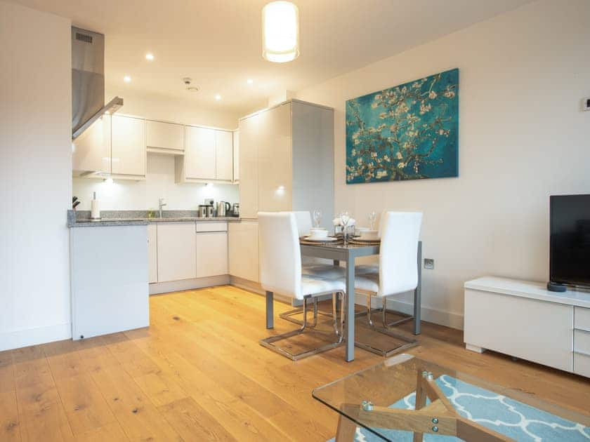 Open plan living space | King Edward 4 - King Edward Apartments, Windsor