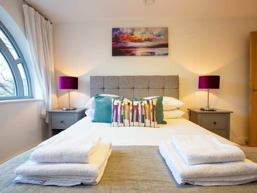 Double bedroom | King Edward 4 - King Edward Apartments, Windsor