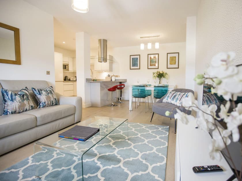 Living area | King Edward 8 - King Edward Apartments, Windsor