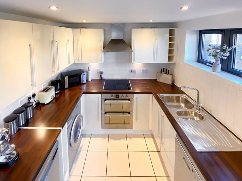 Kitchen | The Hawking - Empress Court, Oxford