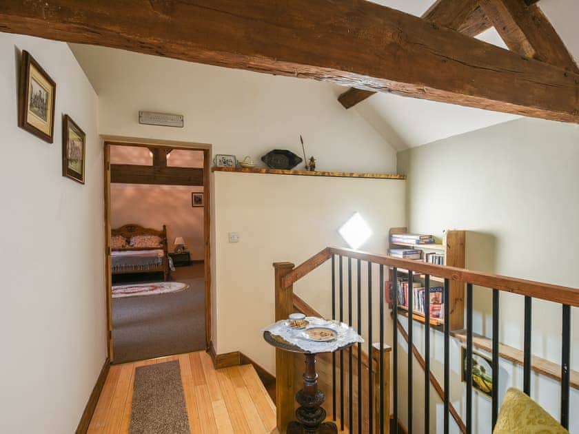 Landing | Maltkiln Court, Macefen, near Whitchurch