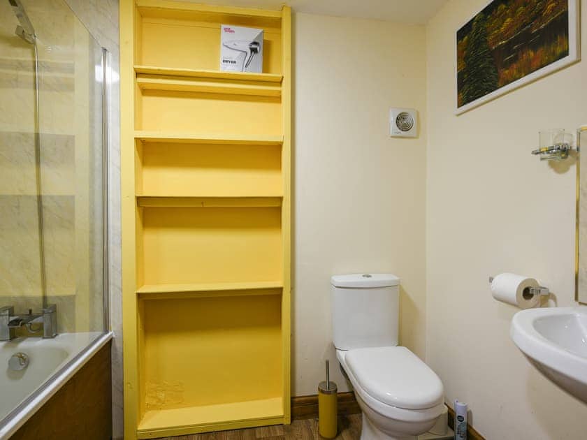 Bathroom | Maltkiln Court, Macefen, near Whitchurch