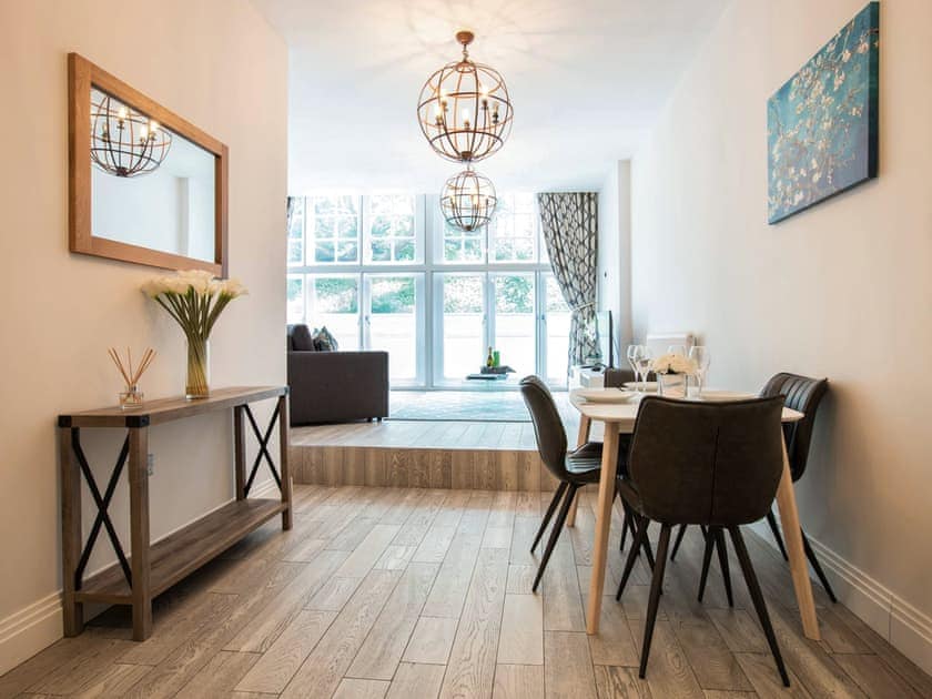 Dining Area | Windsor Castle Apartment 1 - Windsor Castle Apartments, Windsor
