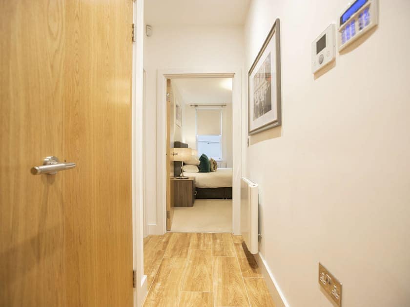 Hallway | King Edward 2 - King Edward Apartments, Windsor