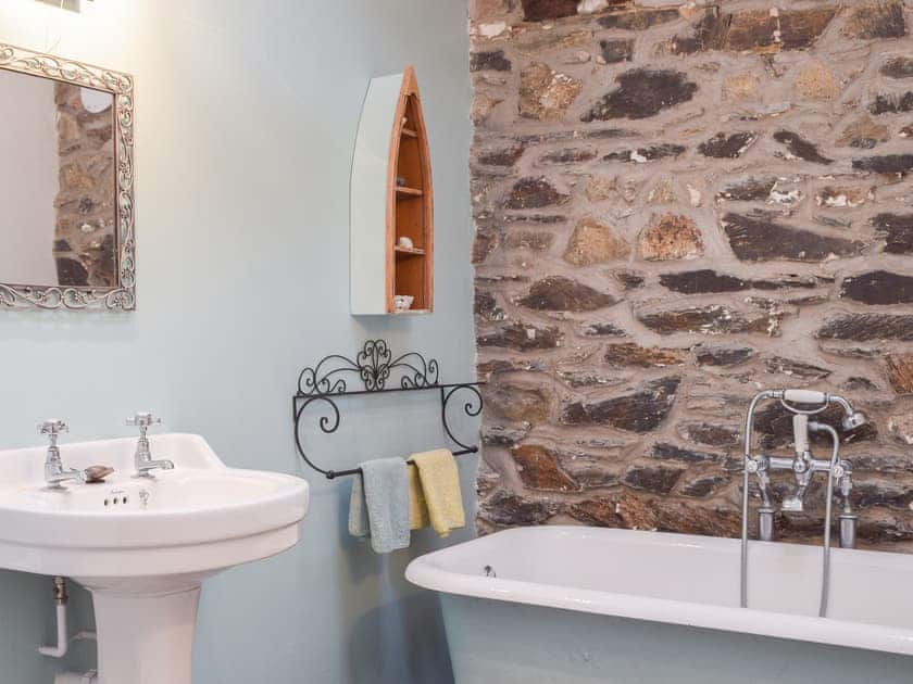 Bathroom | Upper Farms Barns - Swallow Lodge - Upper Farm Barns, Mathry, near St Davids